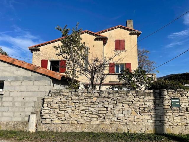 Maison, Savasse