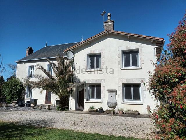 Maison, Savigné