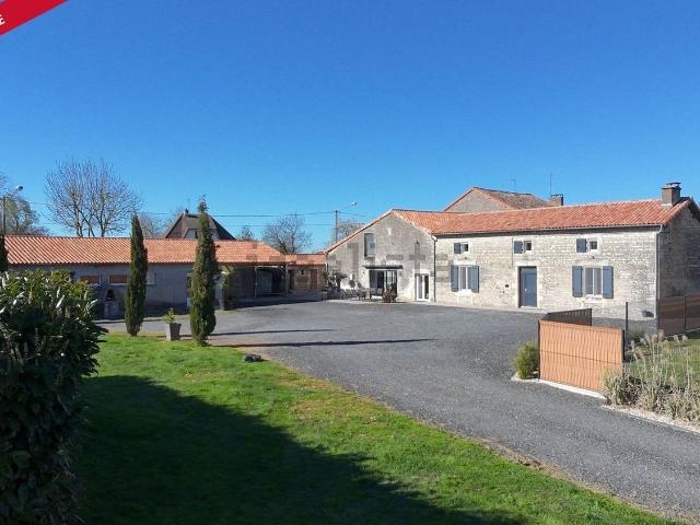 Maison, Savigné