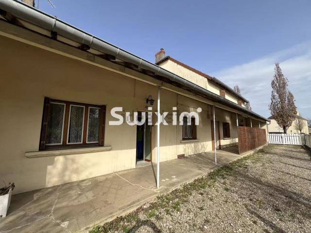Maison, Savigny en Revermont