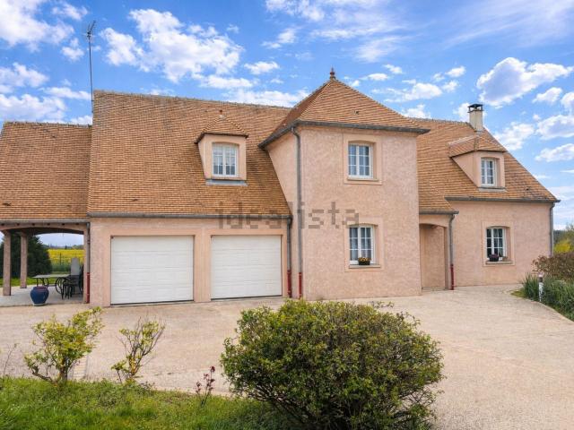 Maison, Savigny sur Clairis