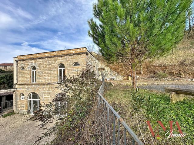 Maison, Sain Bel