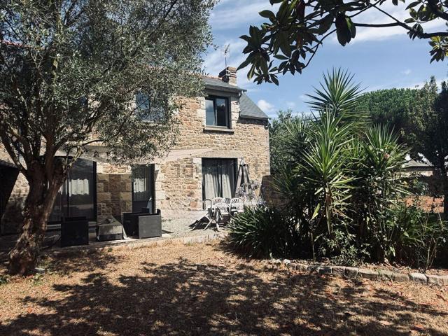 Maison, Saint Coulomb