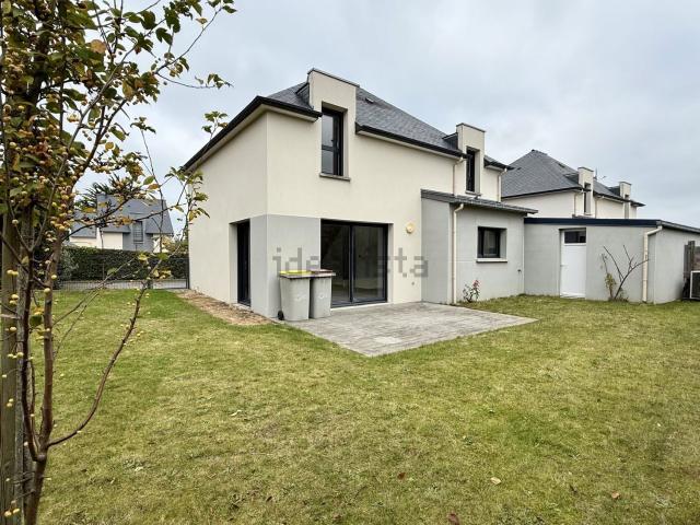Maison, Saint Coulomb