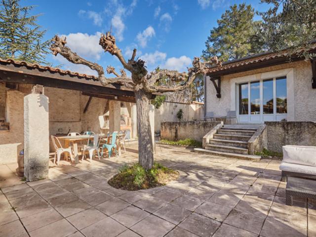 Maison Saint Cannat 4 pièces 125 m2 + dépendance 47m² + piscine