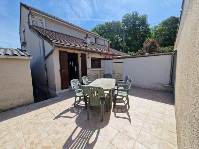 Maison, Saint Chéron