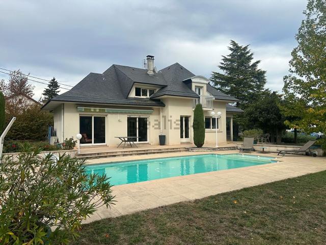 Maison, Saint Clair de la Tour