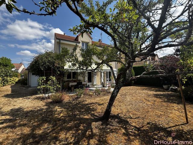 Maison, Saint Cyr en Val