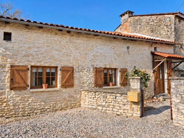 Maison, Saint Amant de Boixe