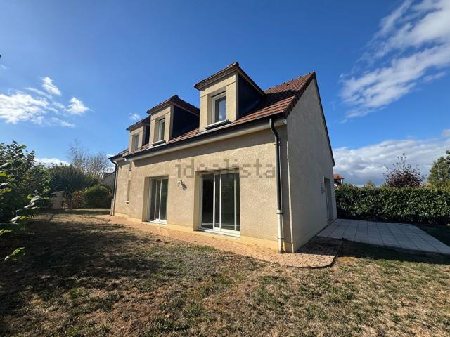 Maison, Saint Apollinaire