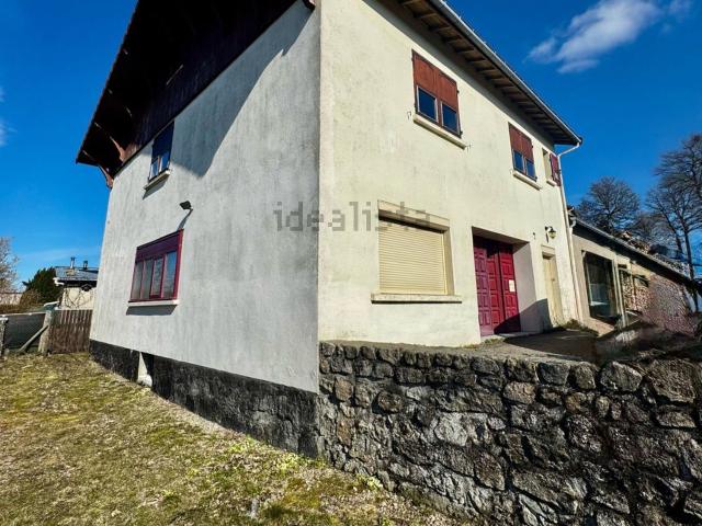Maison, Saint Bonnet le Froid