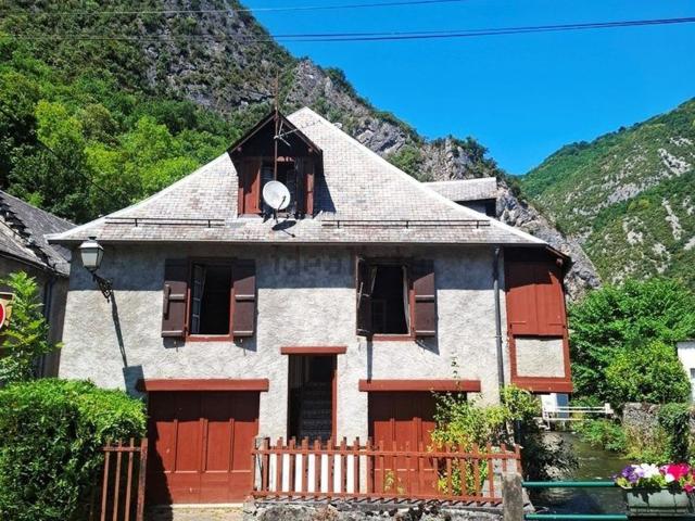 Maison, Saint Béat Lez