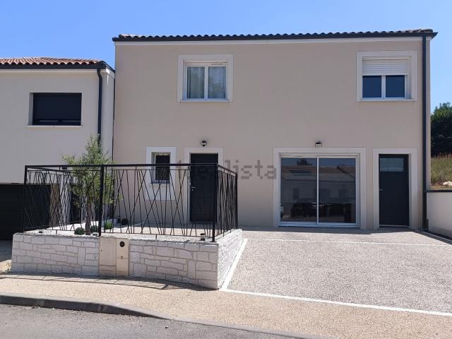 Maison, Saint Benoît