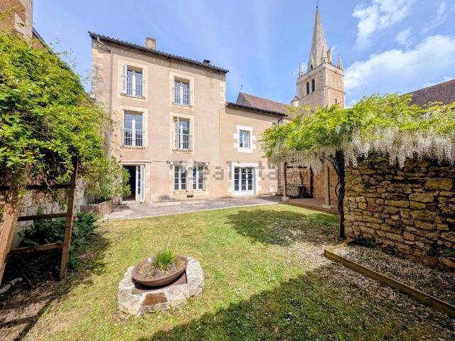 Maison, Saint Benoît