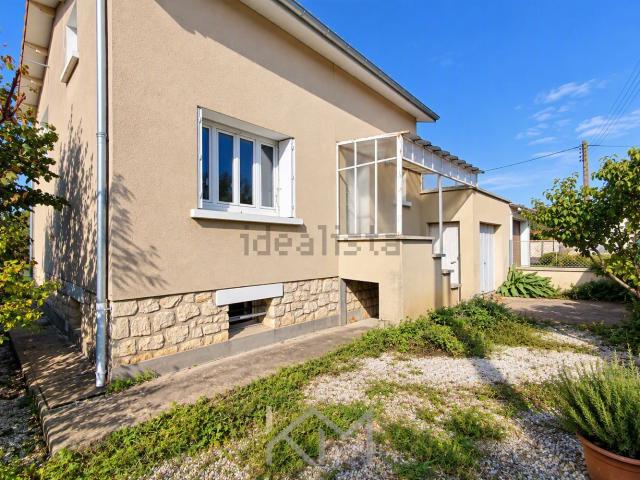 Maison, Saint Benoît