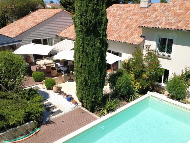 Maison, Saint Benoît