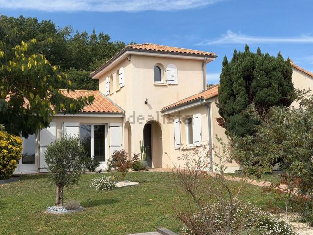 Maison, Saint Benoît