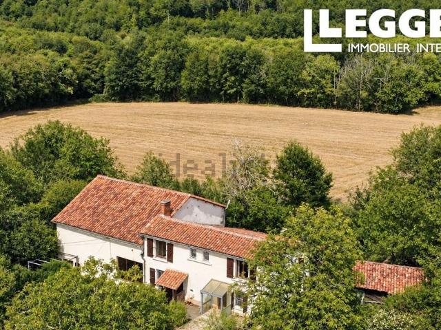 Maison, Saint Gourson