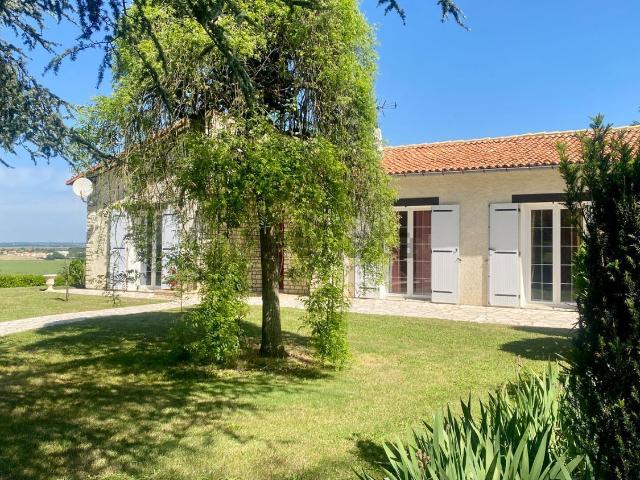 Maison, Saint Gelais