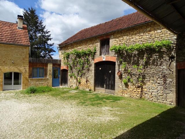 Maison Saint Genies 8 pièce s 275 m2