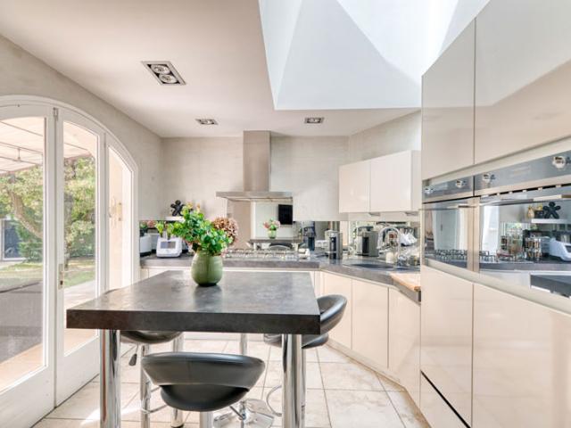 Maison Saint Genis Les Ollieres 12 pièce s 283 m2