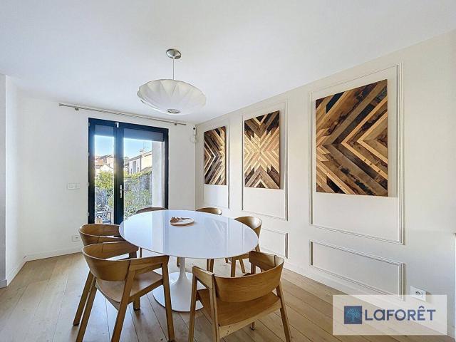 Maison Saint Genis Pouilly 7 pièce s 172m²