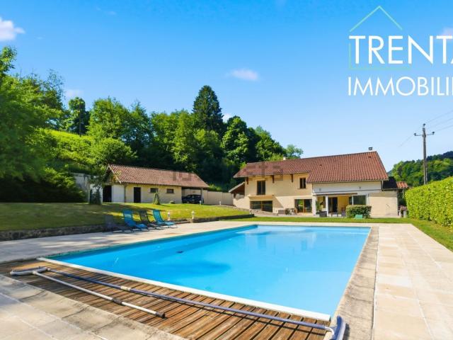 Maison, Saint Geoire en Valdaine
