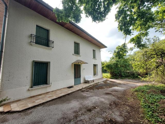 Maison Saint Geoirs 6 pièce s 186 m2