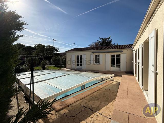 Maison, Saint Georges des Coteaux