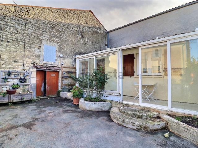 Maison, Saint Georges du Bois