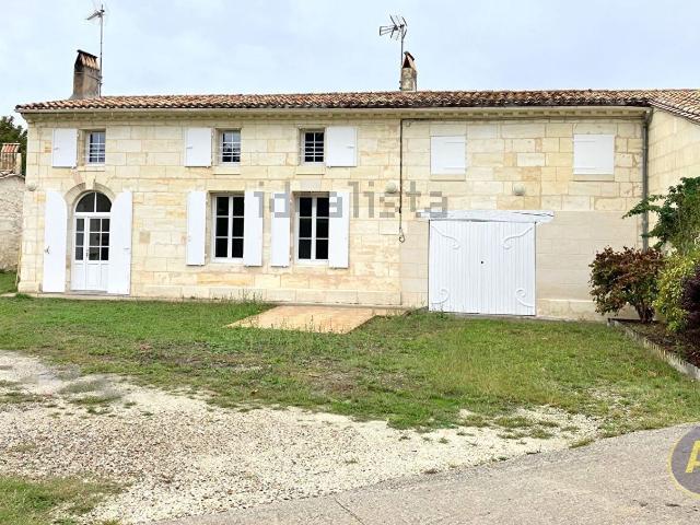 Maison, Saint Germain de la Rivière
