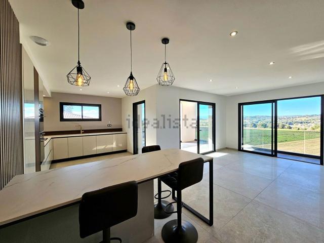 Maison, Saint Donat sur l&apos Herbasse