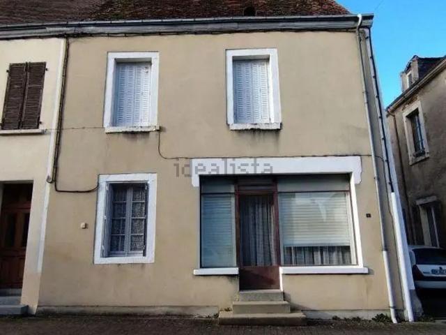 Maison, Saint Denis de Jouhet