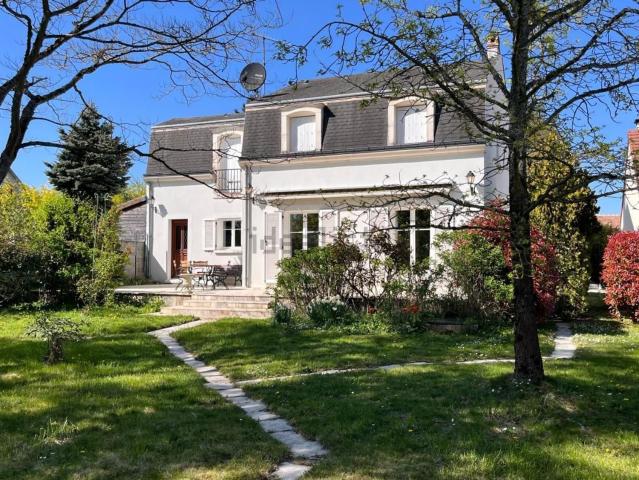 Maison, Saint Denis en Val