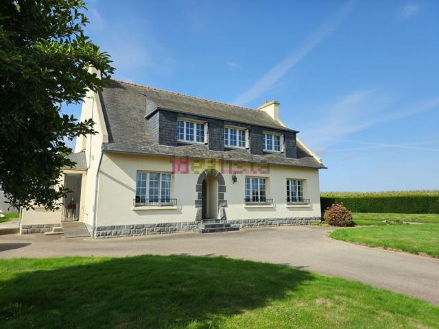 Maison, Saint Derrien