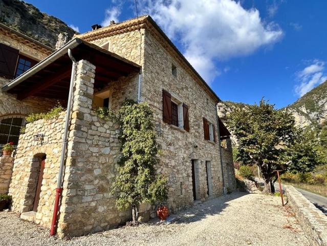 Maison, Saint Ferréol Trente Pas