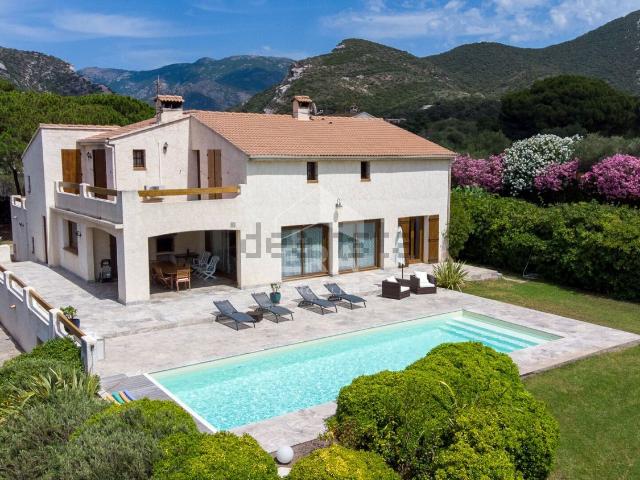 Maison, Saint Florent
