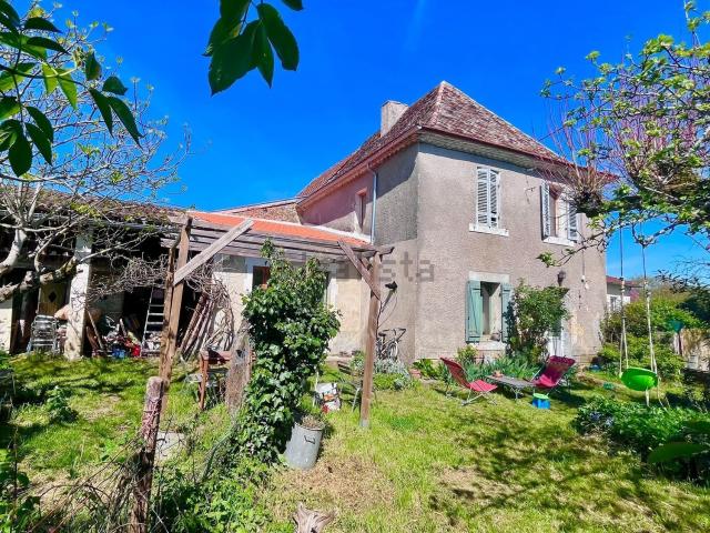 Maison, Saint Front de Pradoux