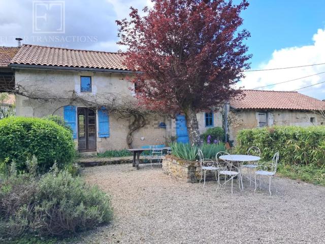 Maison, Saint Front la Rivière