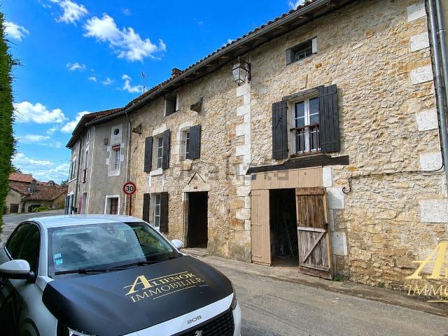 Maison, Saint Front la Rivière