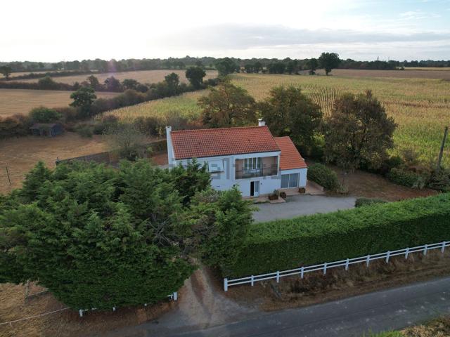 Maison, Saint Hilaire de Chaléons