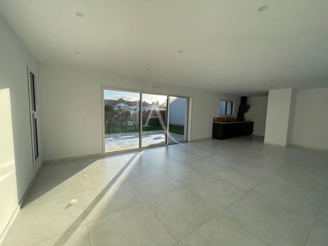 Maison Saint Hilaire La Foret 4 pièce s 111 m2
