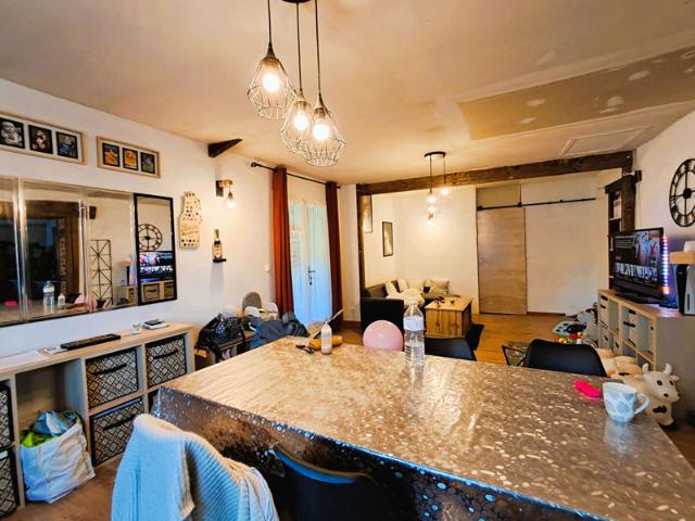 Maison Saint Hilaire Les Places 5 pièce s 137 m2