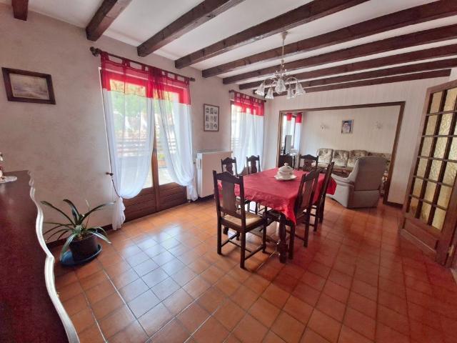 Maison Saint Hippolyte 12 pièces 190 m2, terrain de 338m2 avec grande terrasse