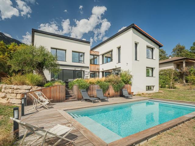 Maison, Saint Ismier