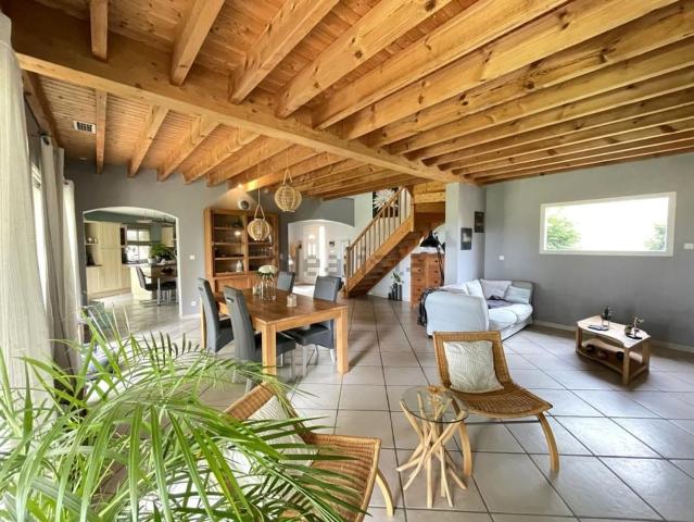 Maison, Saint Jory