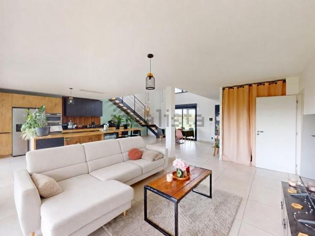 Maison, Saint Jory