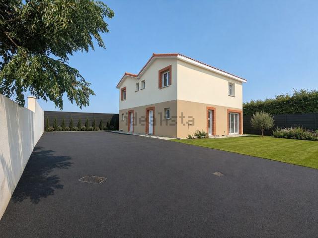 Maison, Saint Jory