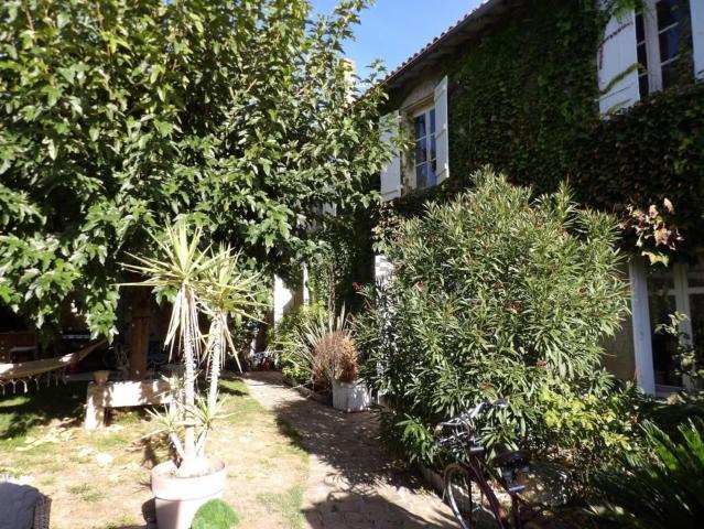 Maison, Saint Jean d&apos Angély