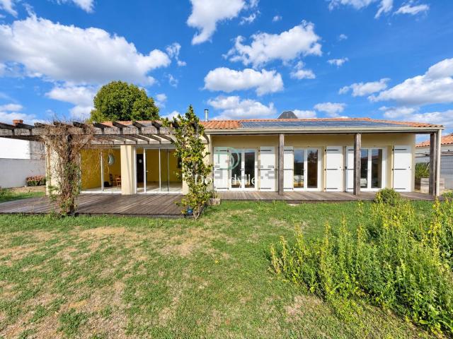 Maison, Saint Jean de Liversay